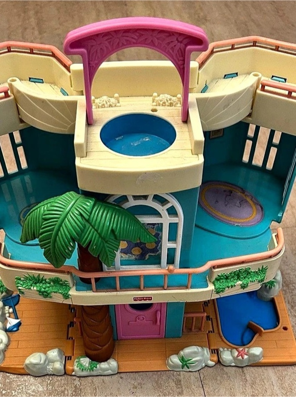Fisher-Price Loving Family Sweet Streets Beach House Vacation Home